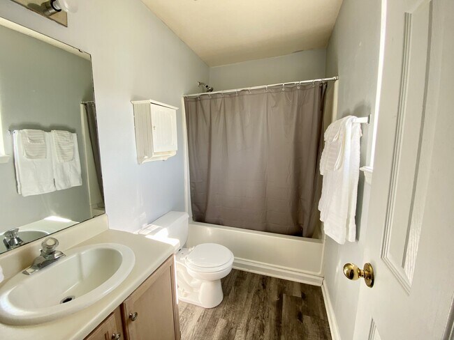 Building Photo - 786 Timberwood Cir E