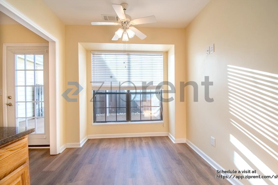 Building Photo - 8533 Sawyer Brown Rd