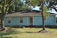 Building Photo - 401 Laurel Dr