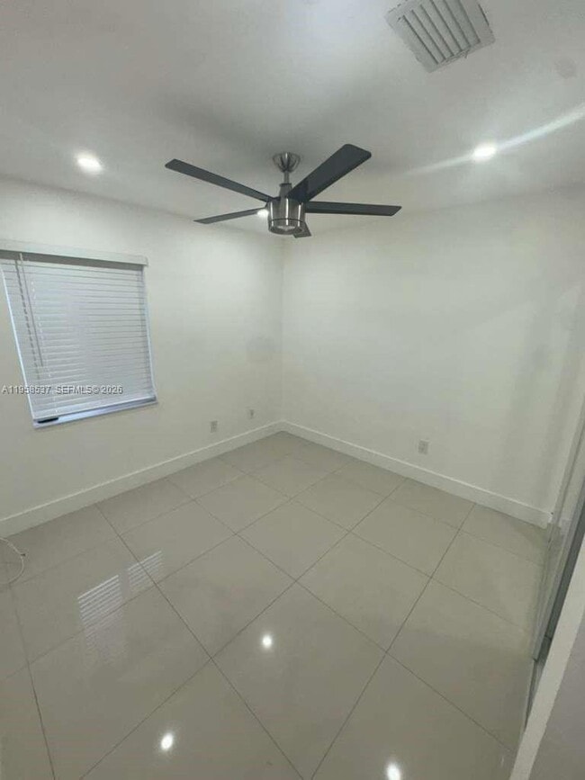 Building Photo - 5114 SW 133rd Ct Dr