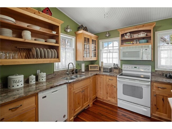 Building Photo - 2721 29th Ave NE