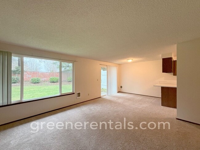 Building Photo - 2BD/1BA West Olympia Duplex