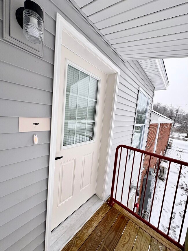 Building Photo - 15 Mountain Rd