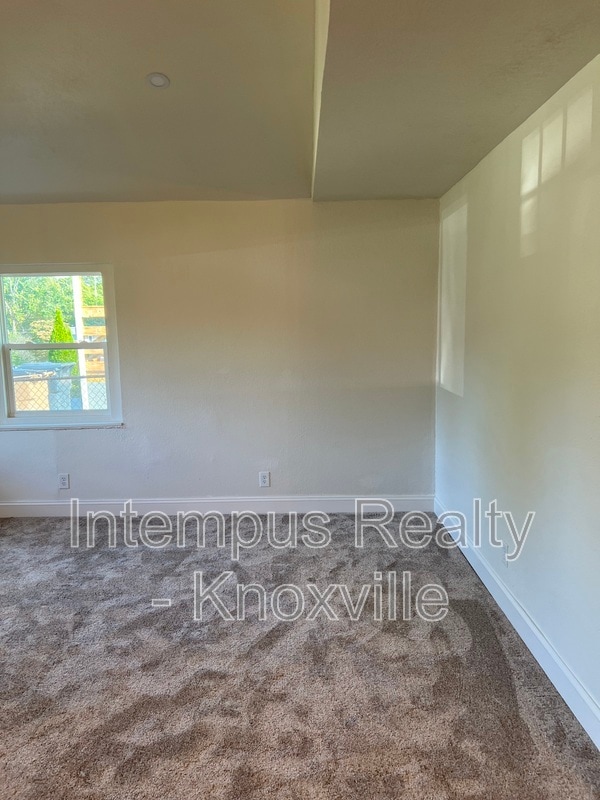 Building Photo - 1712 Vada Cir