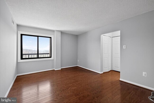 Building Photo - 200 N Pickett St