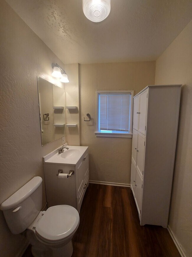 Building Photo - Quaint home walking distance to Covington ...