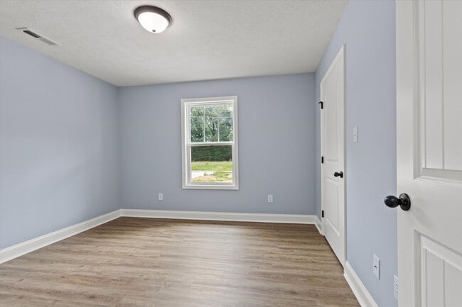 Building Photo - New Construction - MOVE IN READY!