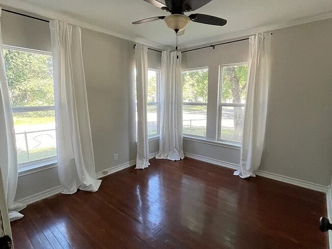 Building Photo - 4300 Valentine St