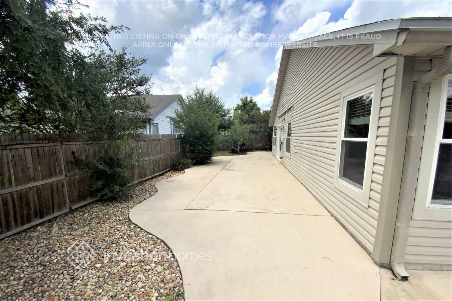 Building Photo - 8488 Branchwater Dr