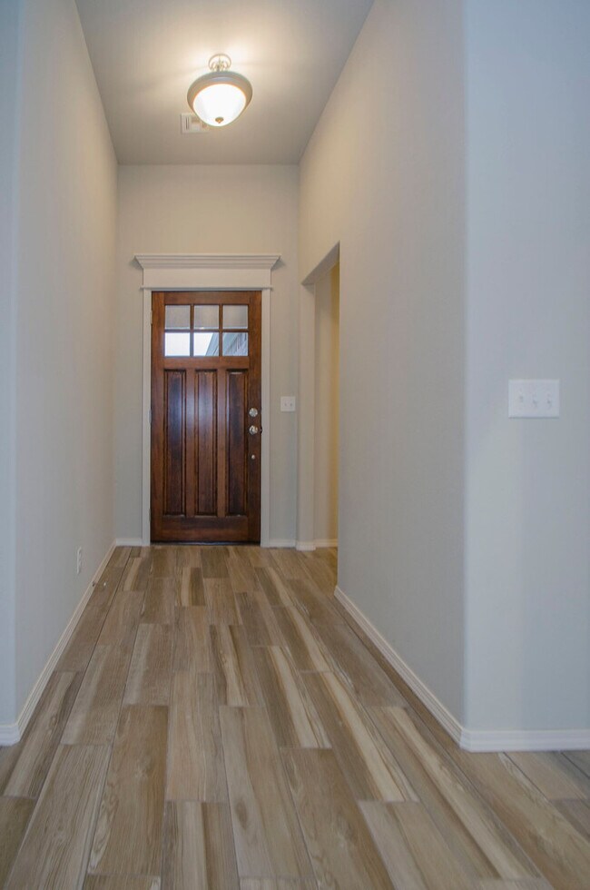 Building Photo - 4 Bed, 2.5 Bath, 3 Car Garage Beauty In Desirable Brighton Village In BA!