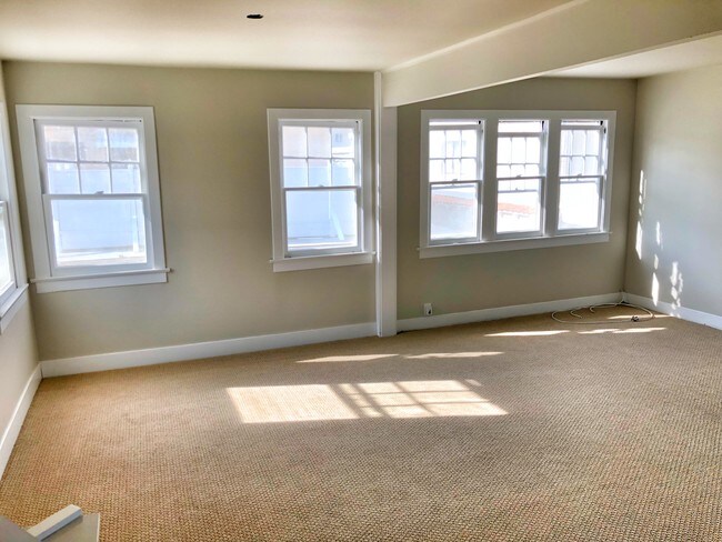 Dining + Living space - 942 20th St