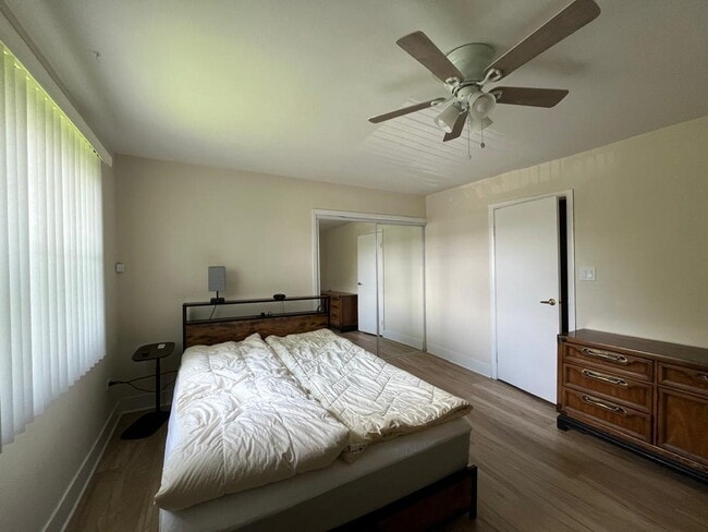 Building Photo - Fully furnished and ready to move in - Heat, Water and Internet are included - Newly renovated in...