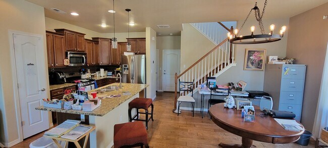 Building Photo - Gold Hill Mesa Community