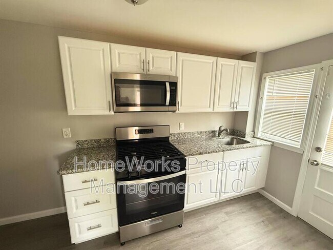 Building Photo - 3744 Elmley Ave