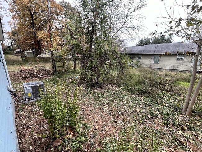 Building Photo - Beautifully updated 3-bedroom, 2-bathroom