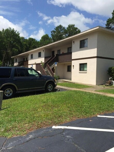 Building Photo - 1554 University Lane