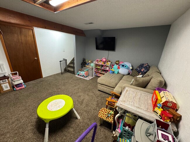 Basement - 5879 S Oak St