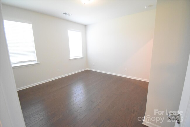 Building Photo - 12120 Ardrey Park Dr