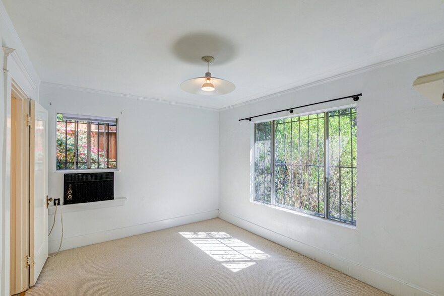 Building Photo - 835 N Ogden Dr