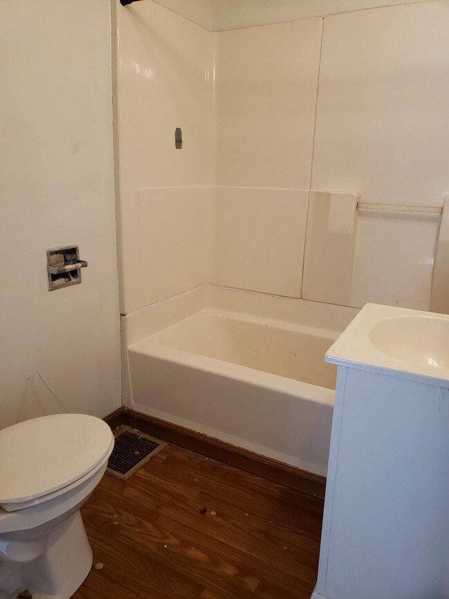 Building Photo - 3038 E Lynn St