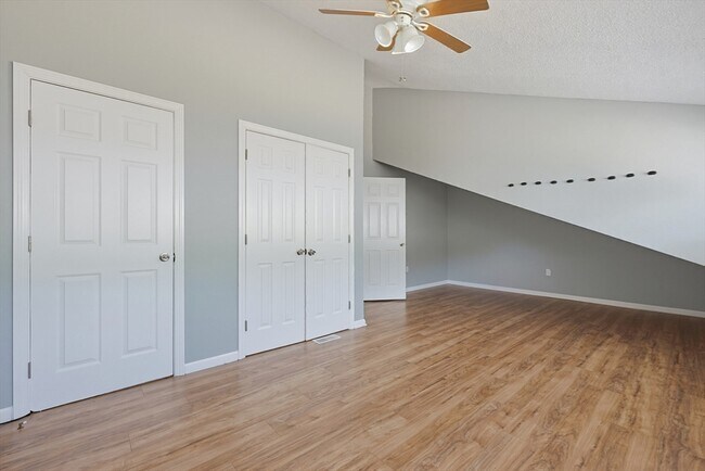 Building Photo - 167 Greenbrook Dr