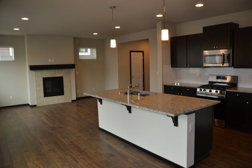 Building Photo - 3372 Inverness St