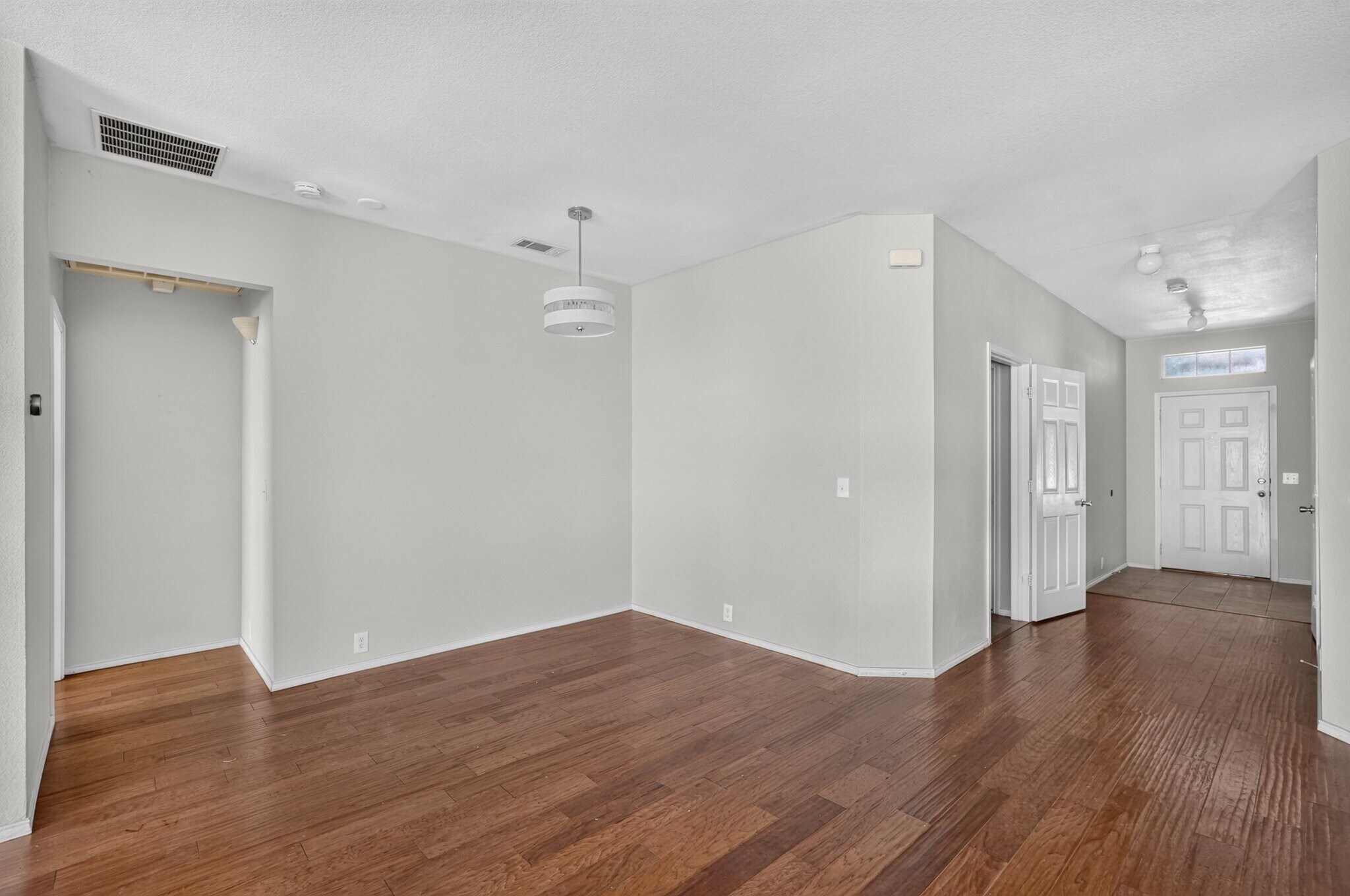 Building Photo - 1325 Periwinkle Dr