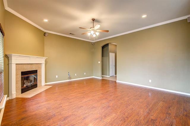 Building Photo - 304 Vista Way Dr