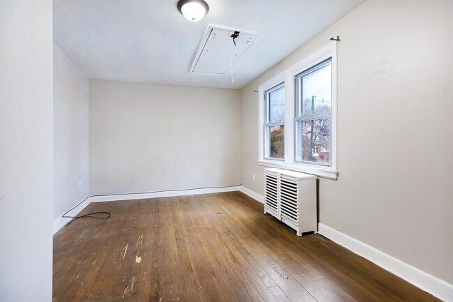 Building Photo - 26 Van Ness Terrace