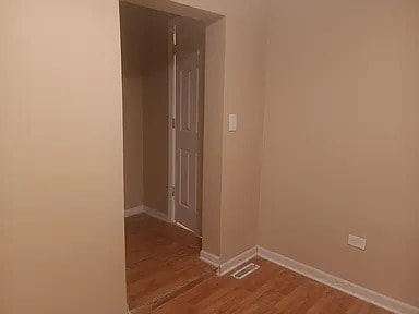 Building Photo - 5005 W Chicago Ave