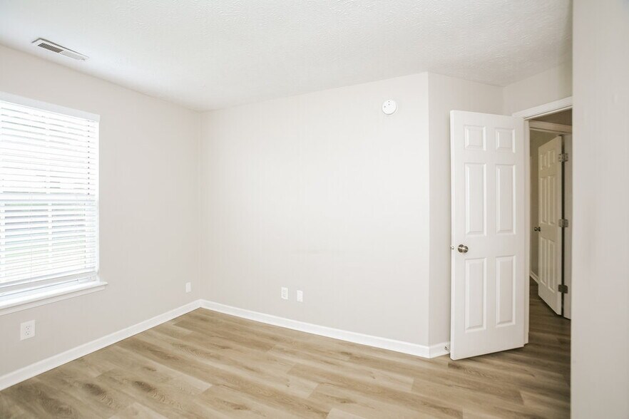 Building Photo - 7683 Waterwood Dr