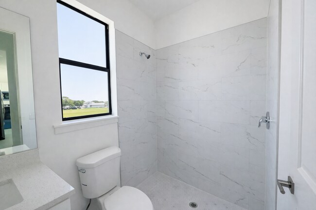 Building Photo - 1125-1127 Homer Ave S