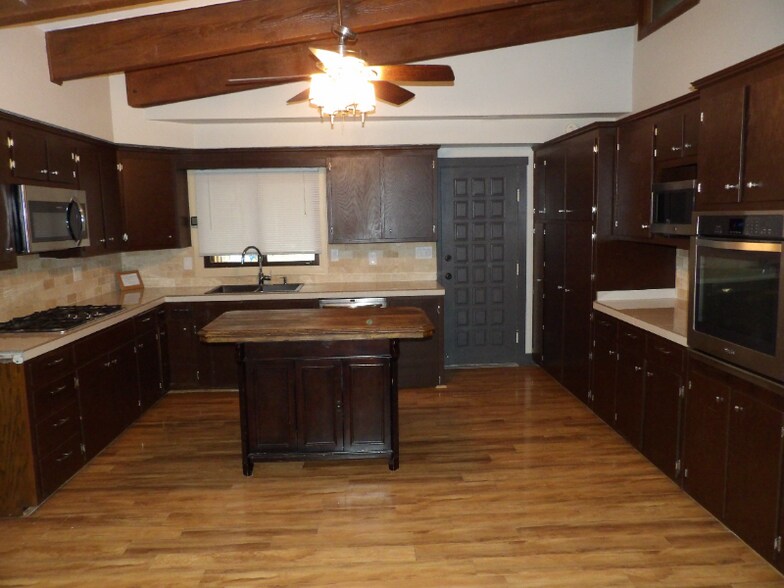 Building Photo - 11130 Burgess Ln