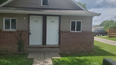 Building Photo - 630 N Cherry St