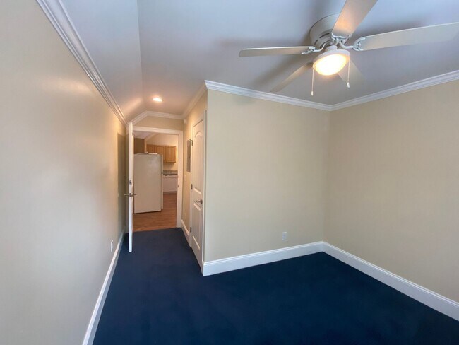 Building Photo - Comin Soon! Huge Deck! Updated dated 2 Bedroom apartment Close to UNCW, Wrightsville Beach.