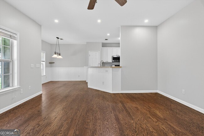 Building Photo - 28 Stonehenge Ct