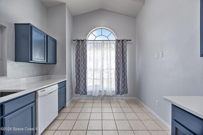 Building Photo - 1915 Worchester Way