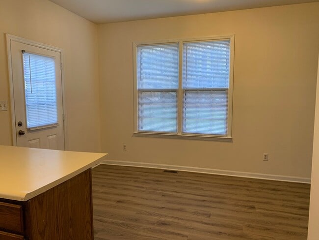 Building Photo - NORTHWEST RALEIGH TOWNHOME, AFFORDABLY PRICED FOR IMMEDIATE MOVE IN
