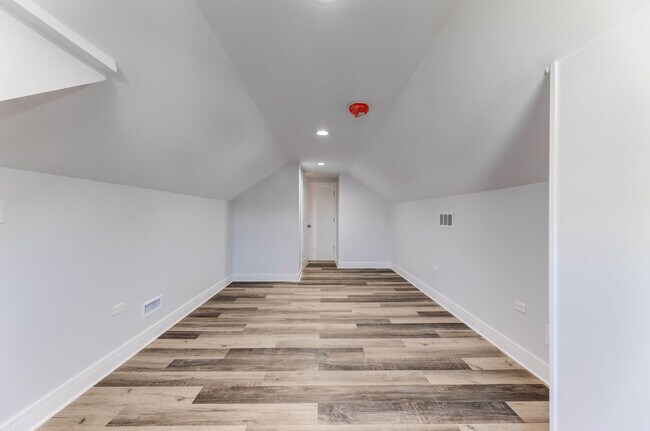 Building Photo - 2508 Kenilworth Ave