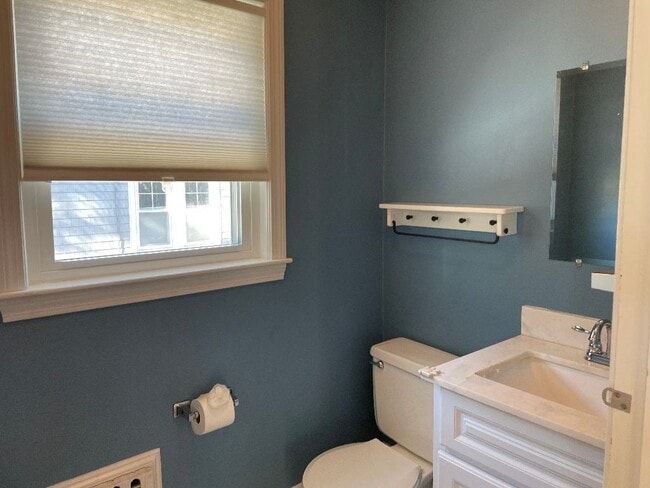 Building Photo - 28 Theresa Ave