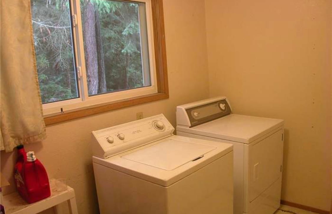 Laundry - 7163 Chico Way NW