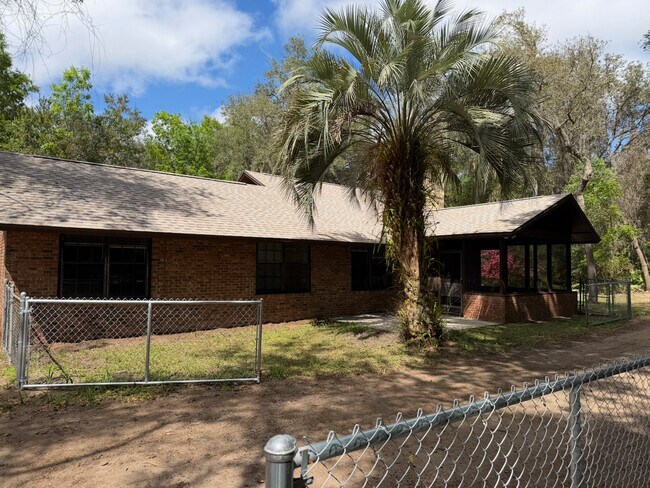Building Photo - 3660 Crazy Horse Trail