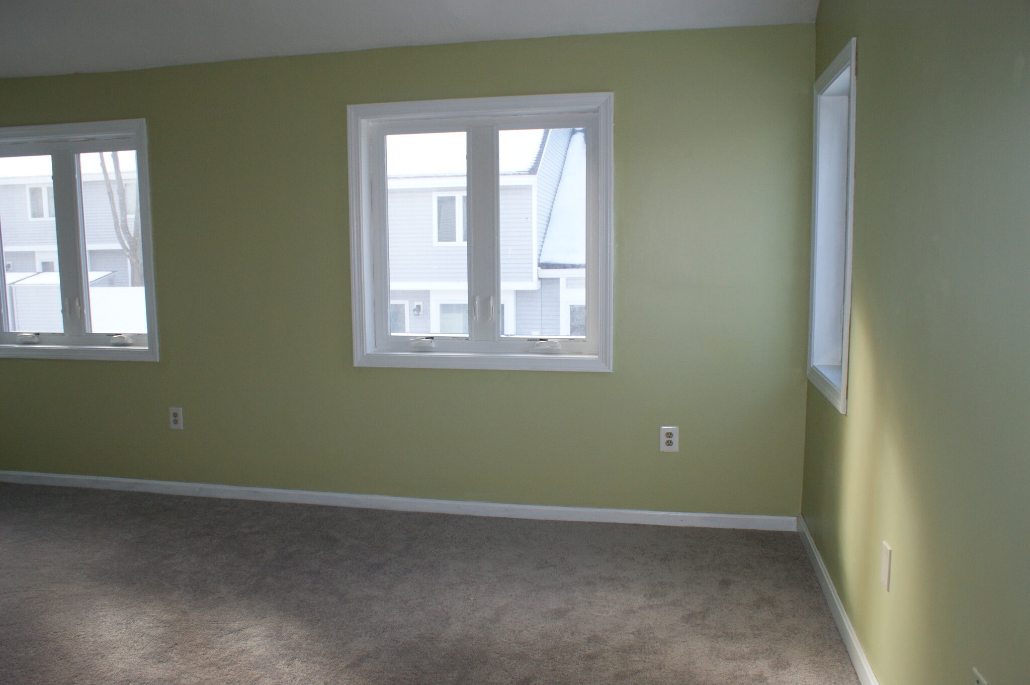 Building Photo - 25 Meadow Pond Dr
