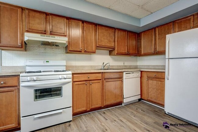 Building Photo - 817 Union Ave