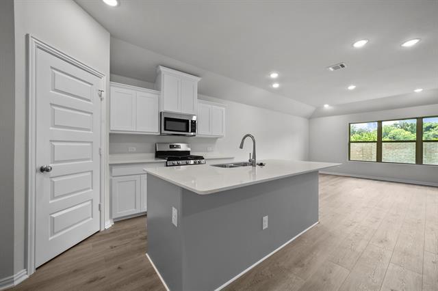 Building Photo - 533 Hickory Rdg Dr