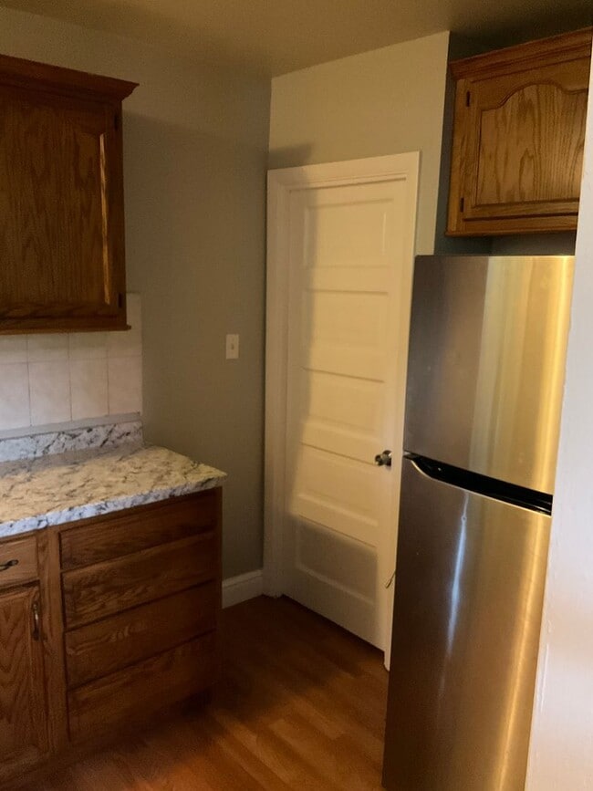 Building Photo - Charming, Character-Filled 2 Bedroom in Br...