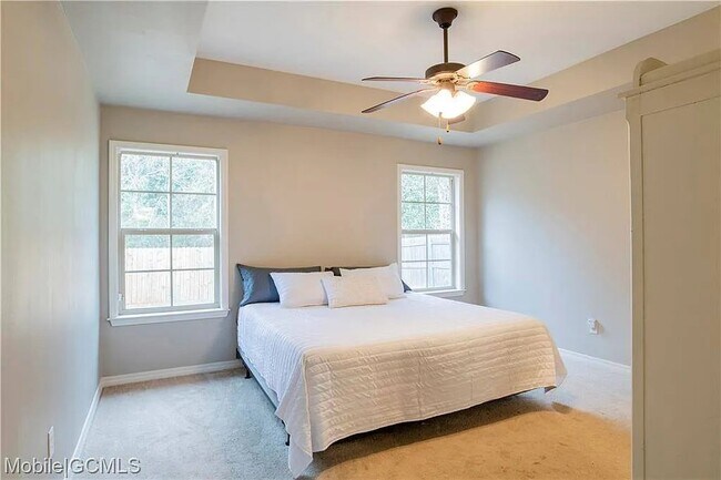 Building Photo - 8981 Spring Grove S