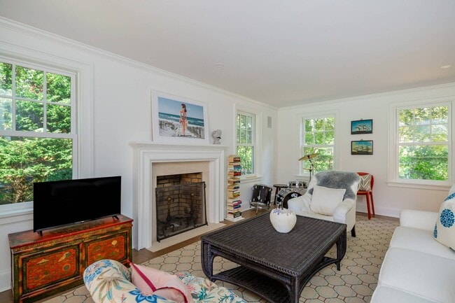 Building Photo - 84 Anns Ln