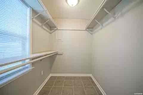 Building Photo - 683 Amity Rd