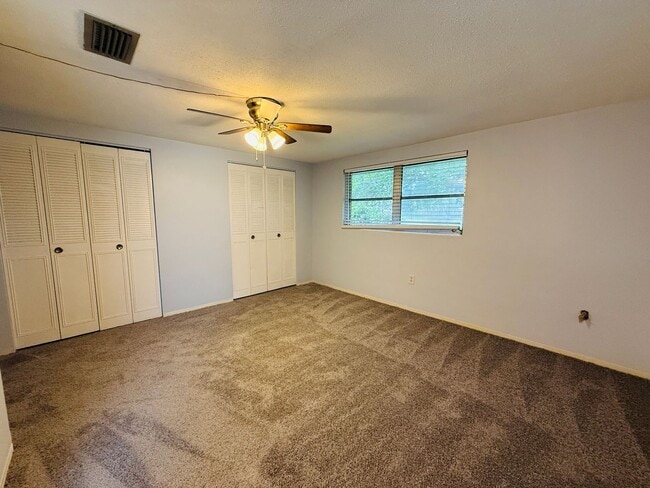 Building Photo - 7910 Lilac Dr